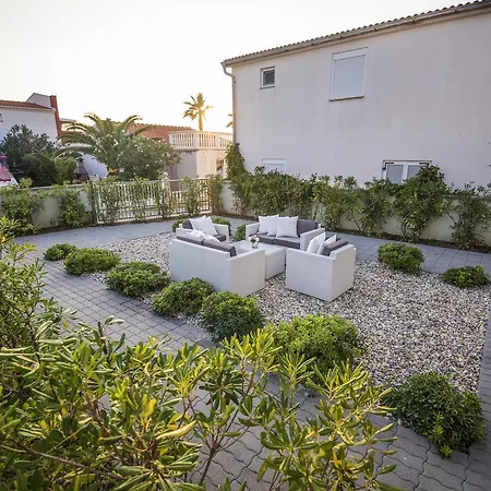 Sunset Deluxe Villa Vir