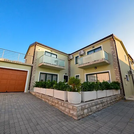 Sunset Deluxe Villa Vir