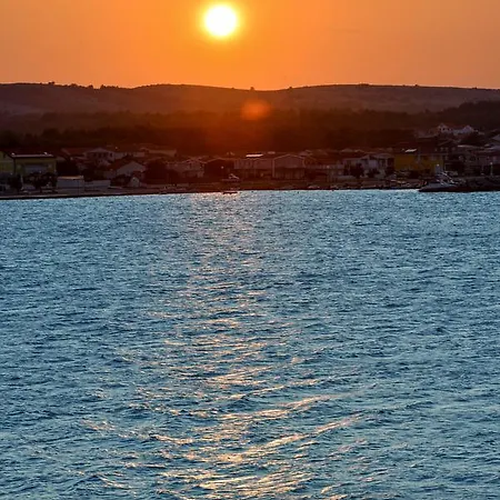 Sunset Deluxe * Vir
