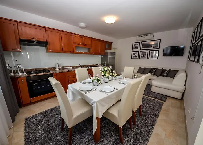 Sunset Deluxe Villa Vir